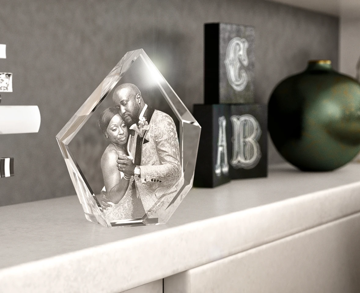 Chrystal frame with engravings 3D mockup Chrystal frame with engravings 3D mockup